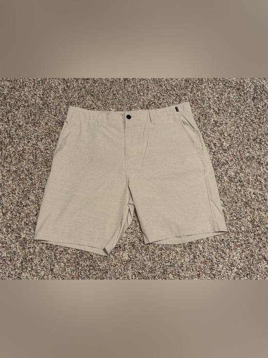 Veece Other - Men's size 36 shorts veece Beige Casual Shorts golf performance